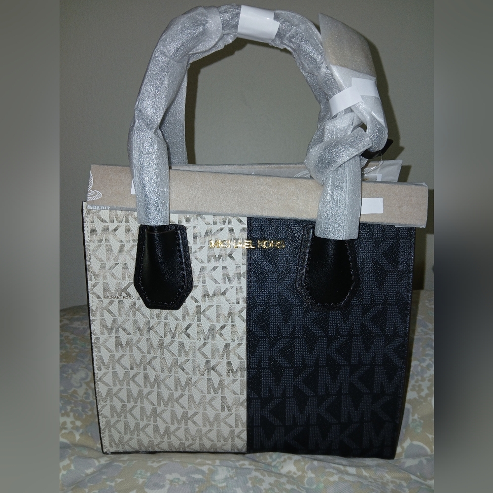 NWT Michael Kors Mercer Medium Messenger Satchel Crossbody Handbag  MK Logo